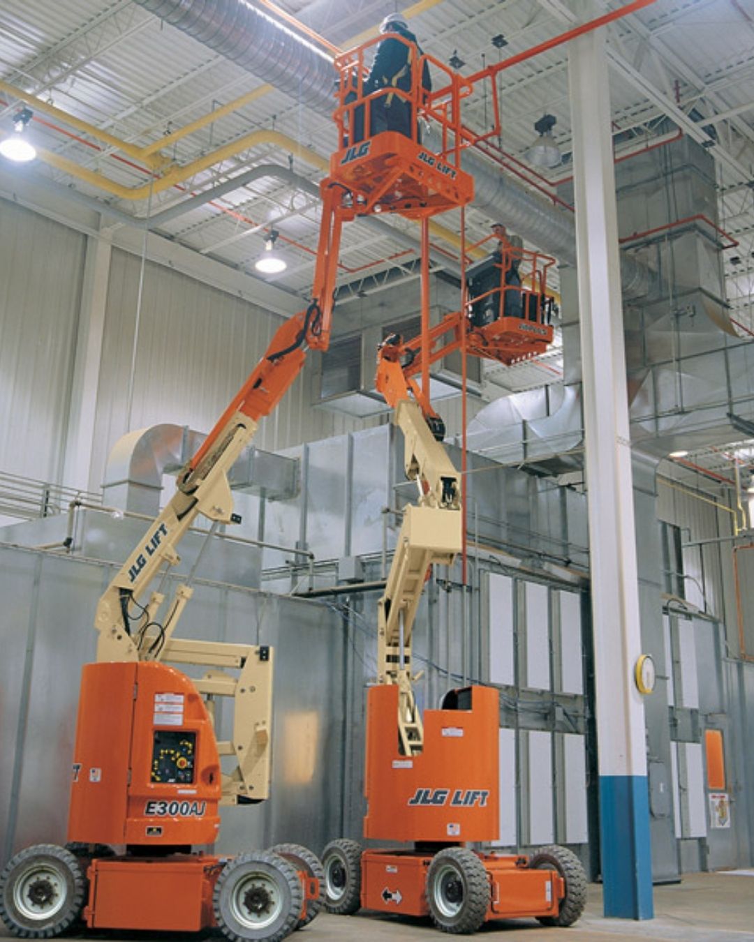 JLG E300AJP - plataforma elevatória Solutions Rental (2)