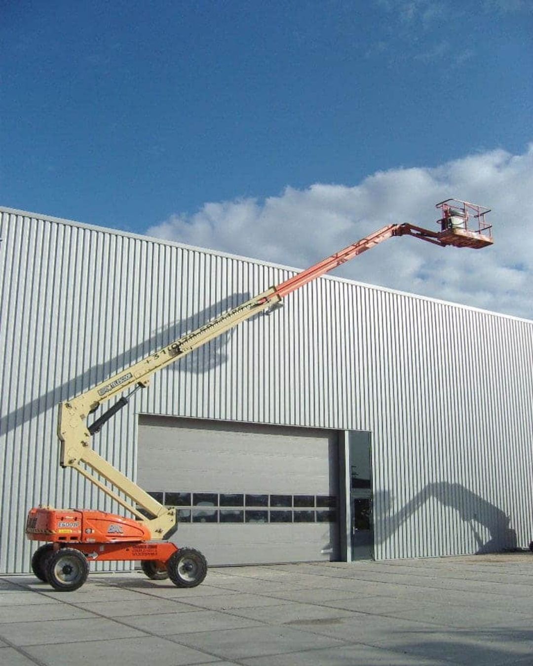 JLG M600J - plataforma elevatória Solutions Rental (2)