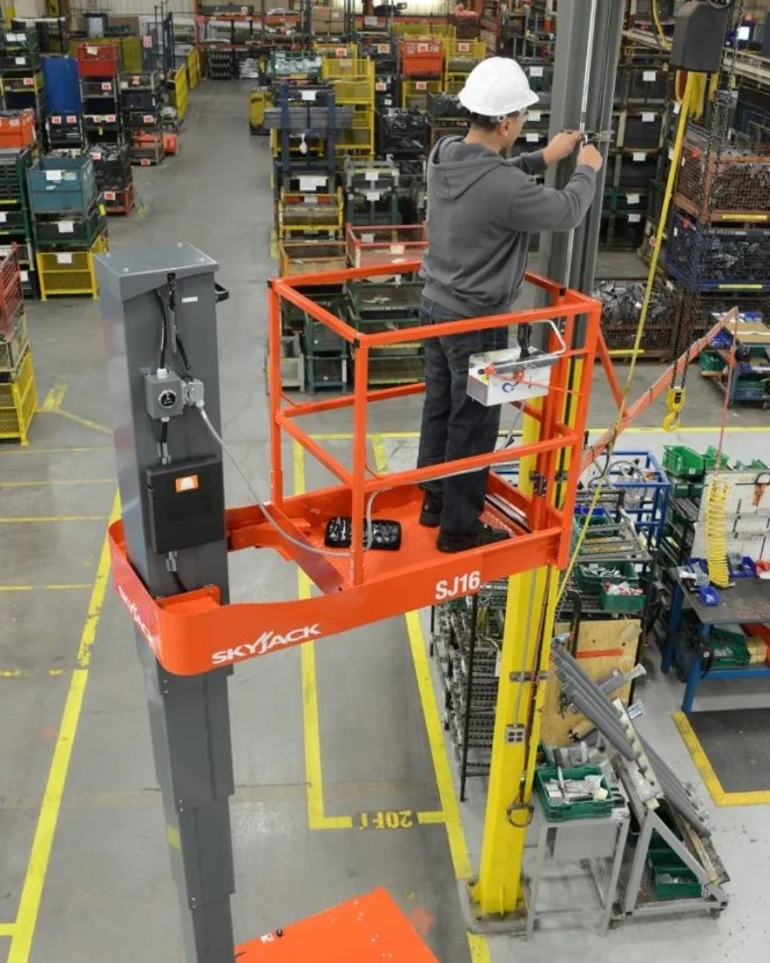 Skyjack SJ16 - plataforma elevatória Solutions Rental (2)